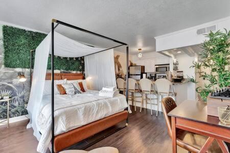 The Hemingway Subtropical Luxury On The Bay Tampa